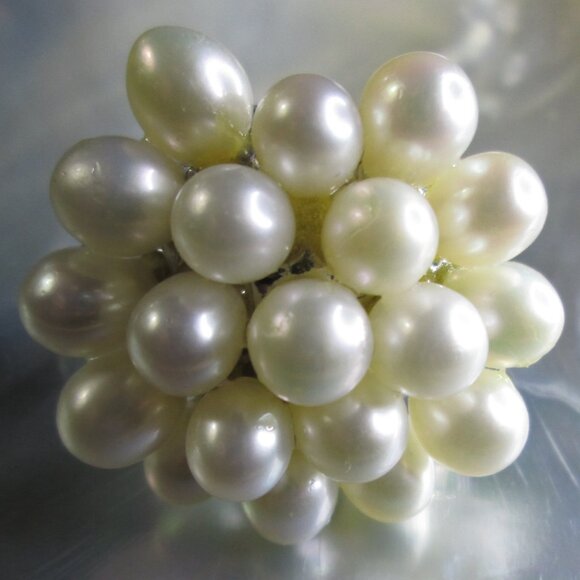Large Freshwater Cluster Pearls Cocktail Ring - Picture 2 of 5